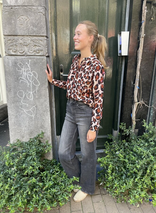 Modische Leoparden-Bluse